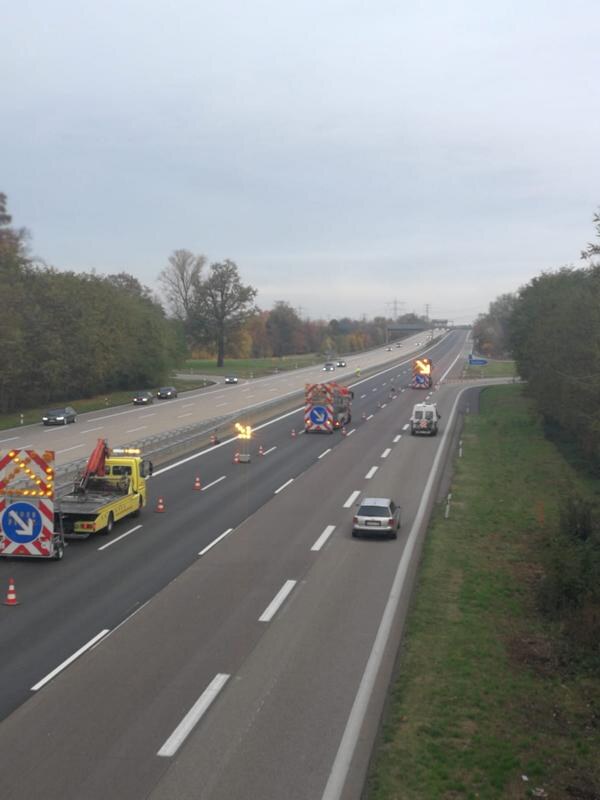 Mehrspurige Verkehrsabsicherung auf der Autobahn